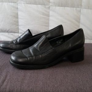 Easentials Stratton leather loafer size 8